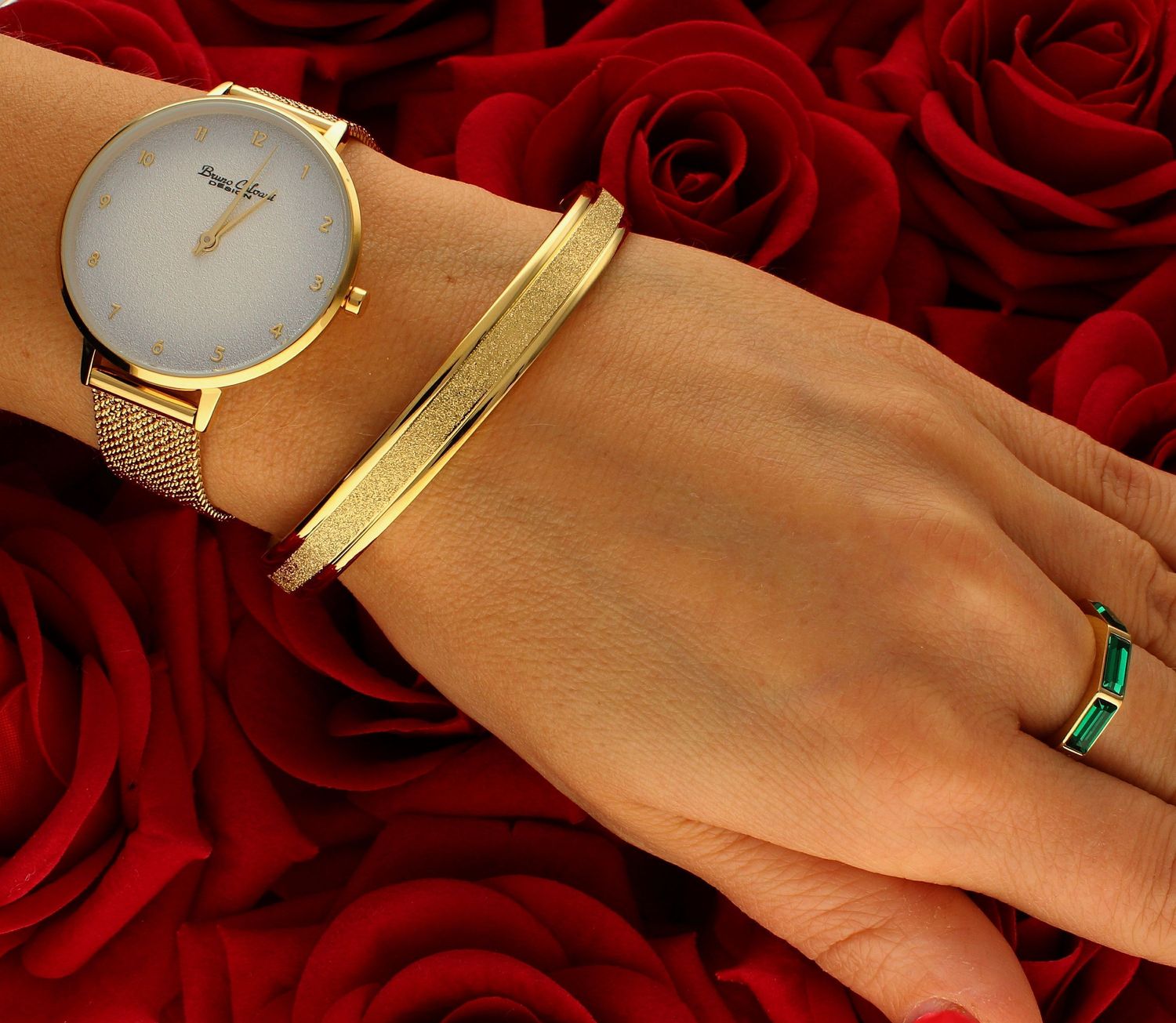 Zegarek damski na złotej bransolecie Bruno Calvani BC90547 GOLD. Damski zegarek biżuteryjny. Zegarek damski w złotym kolorze, (2).jpg